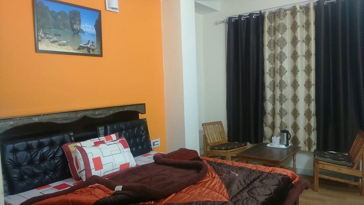 Hotel Mansarovar Banjar Экстерьер фото