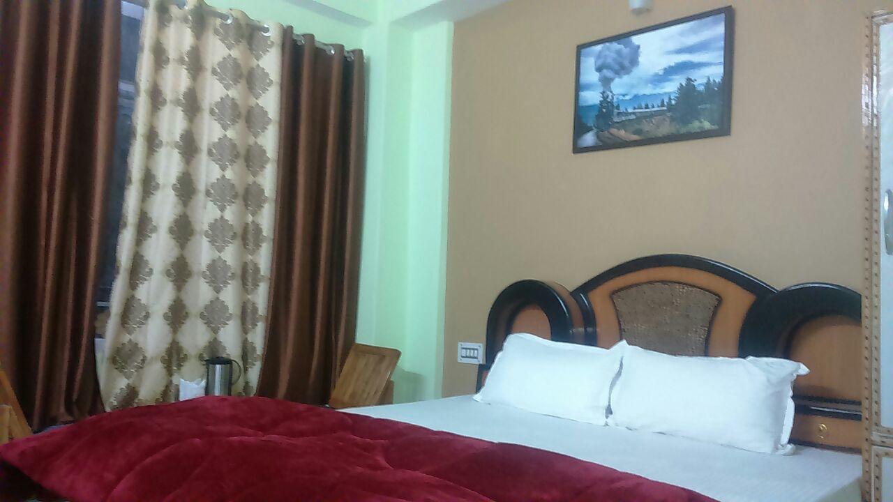 Hotel Mansarovar Banjar Экстерьер фото