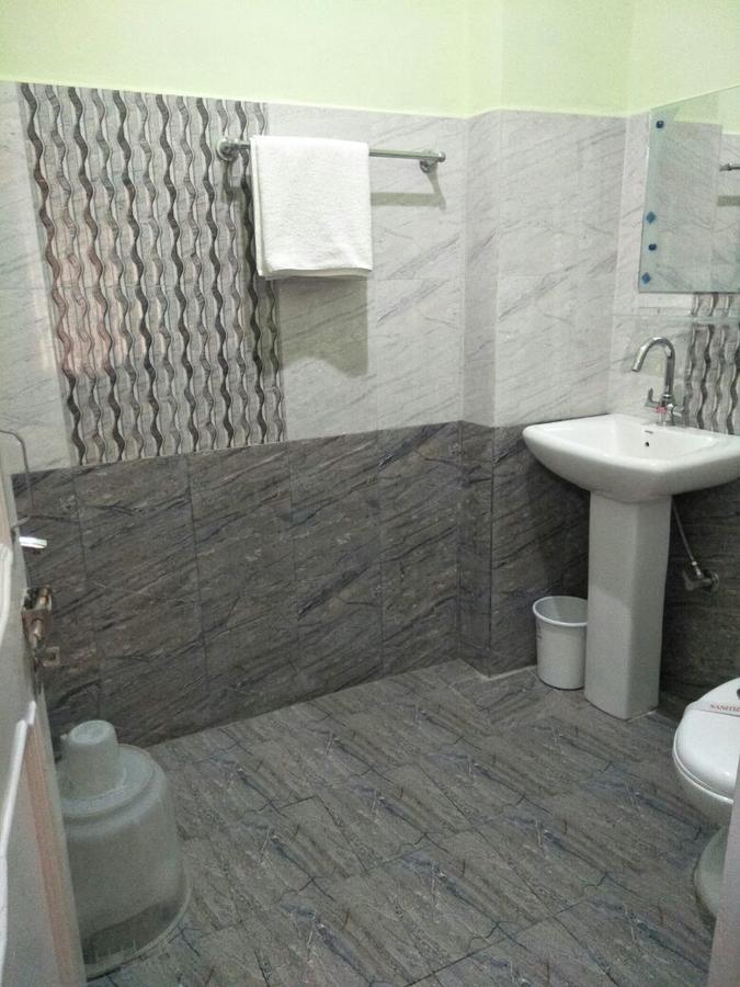 Hotel Mansarovar Banjar Экстерьер фото